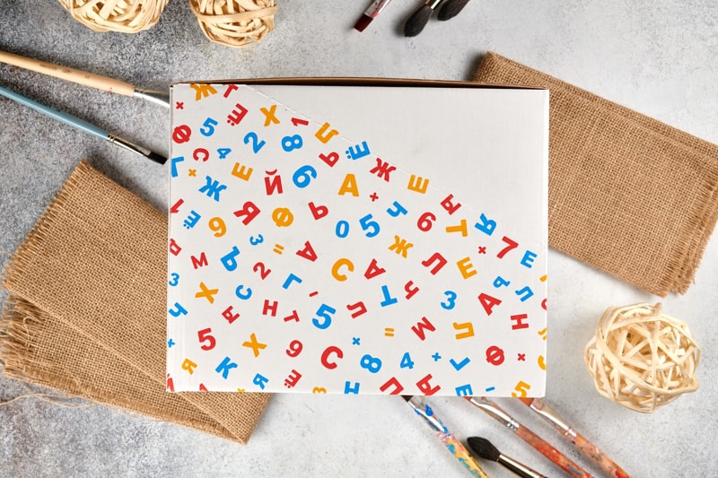 Картонная коробка-трансформер под детские обучающие игры